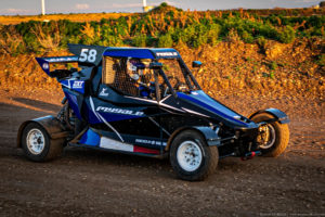 Mygale XC02 Chassis racing on dirt track